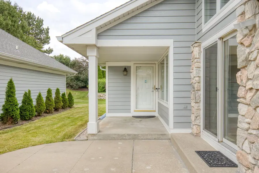 14048 W Waters Edge Trl, New Berlin, WI 53151 - #3