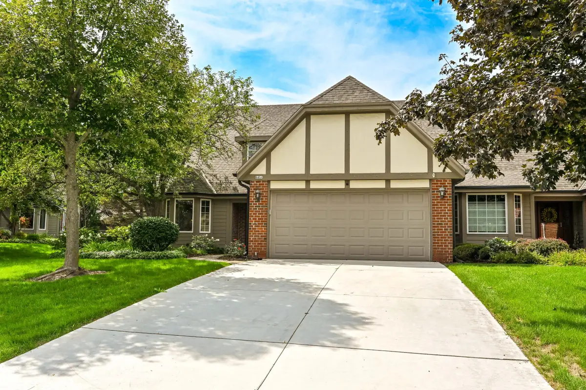 645 Willowick Ct, Brookfield, WI 53045 - #1