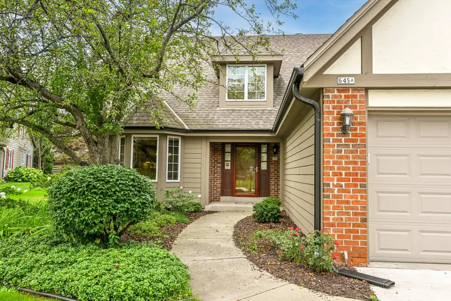 645 Willowick Ct, Brookfield, WI 53045 - #2