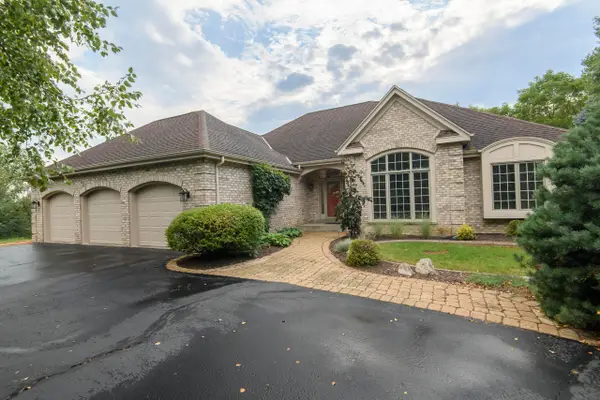 4945 S Calhoun Rd, New Berlin, WI 53151