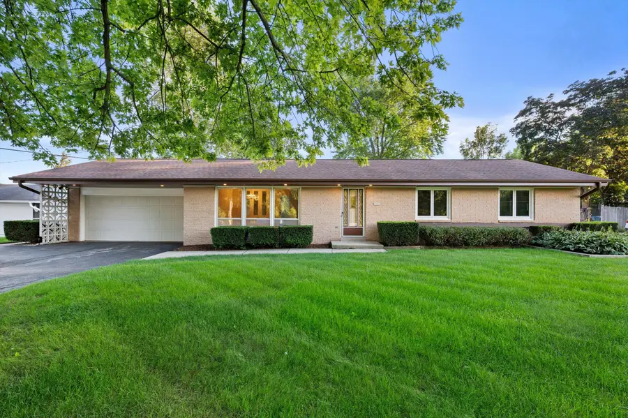 1501 E Fitzsimmons Rd, Oak Creek, WI 53154 - #3