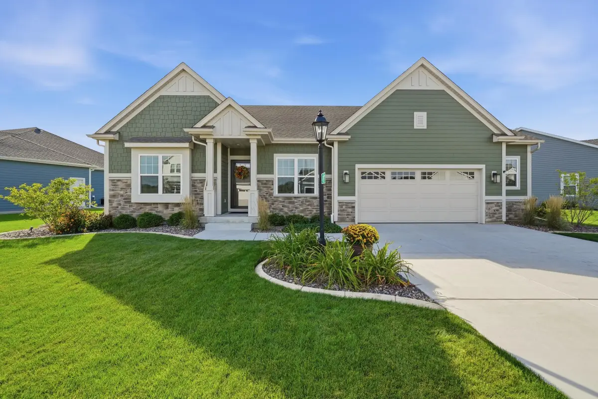 2935 Yahara Dr, Summit, WI 53066 - #1