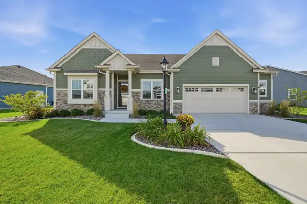 2935 Yahara Dr, Summit, WI 53066