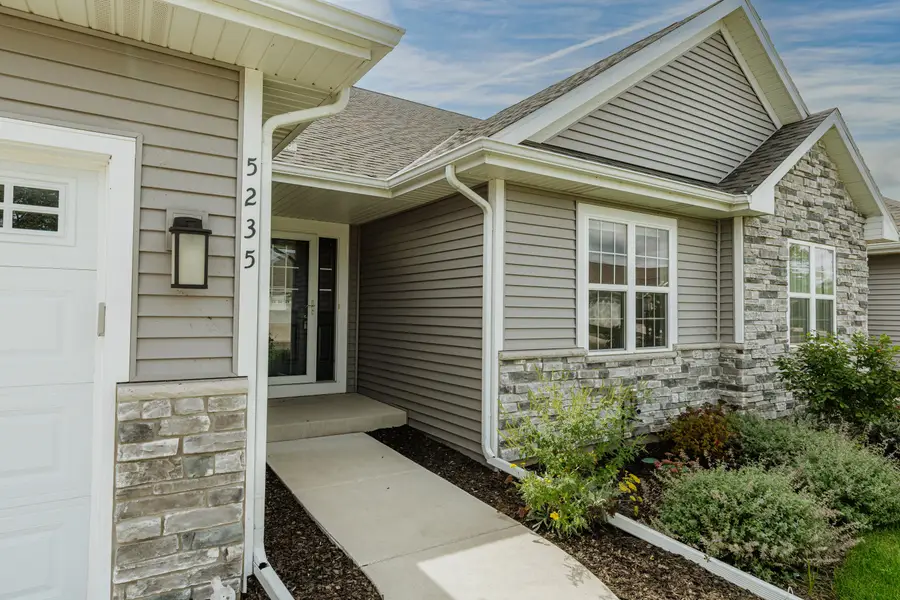 5235 Briarwood Cir, Caledonia, WI 53402 - #2