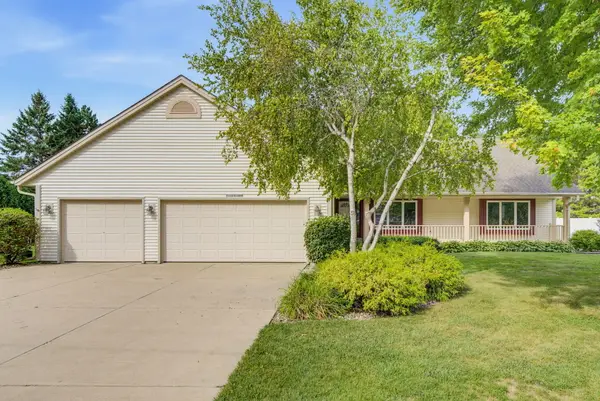 W152S7689 Mystic Dr, Muskego, WI 53150