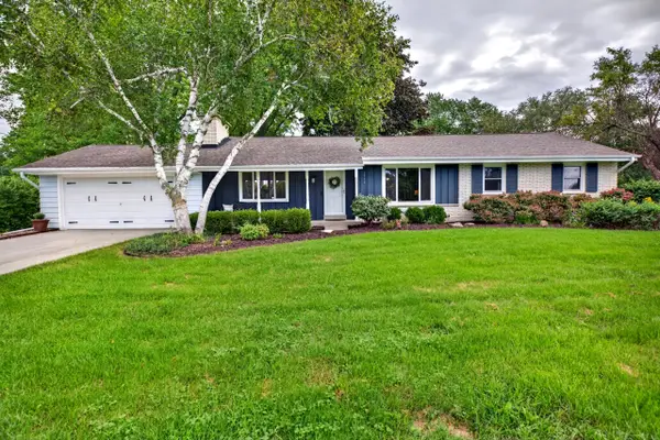 2550 N Springdale Rd, Brookfield, WI 53045