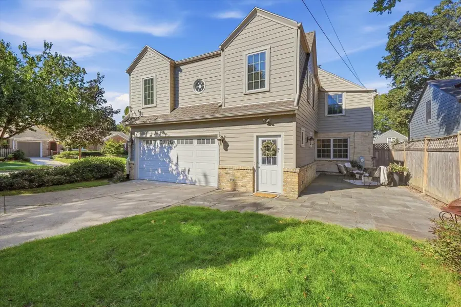 2604 N 89th St, Wauwatosa, WI 53226 - #2