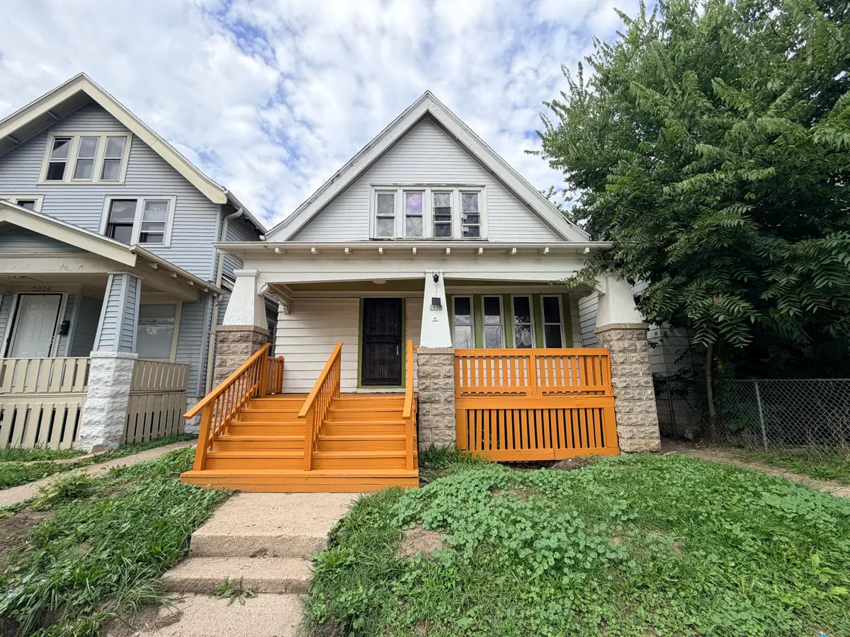 2022 W Keefe Ave, Milwaukee, WI 53206 - #1