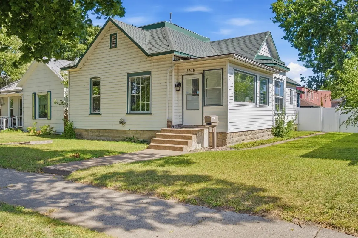 1706 Kane St, La Crosse, WI 54603 - #1