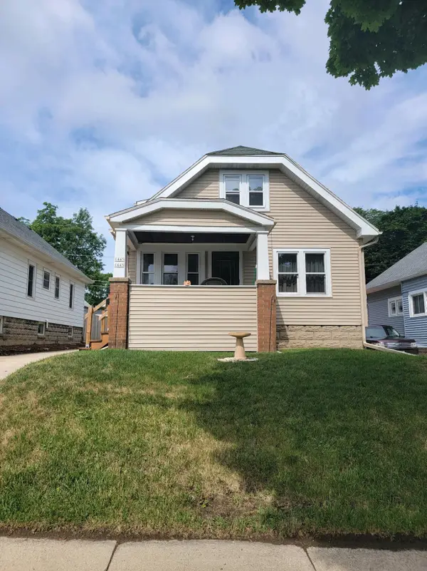 1443 S 86th St S, West Allis, WI 53214