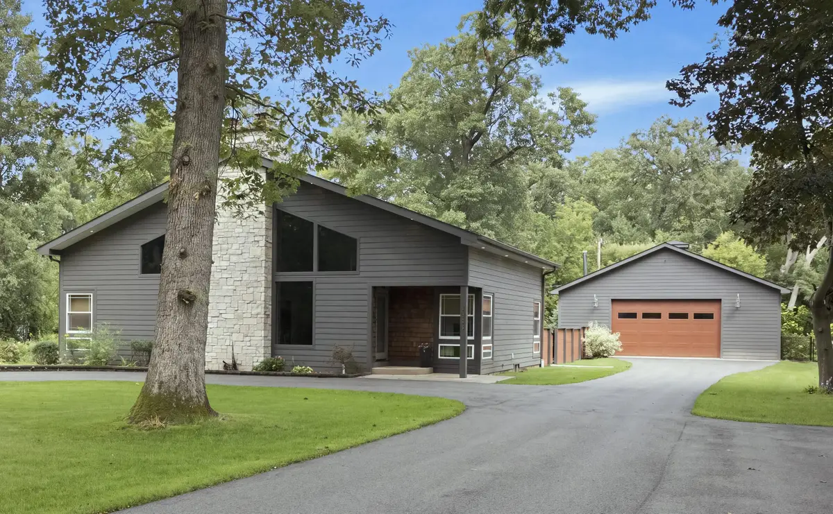 1404 Del Oaks Ln, Delavan, WI 53115 - #1