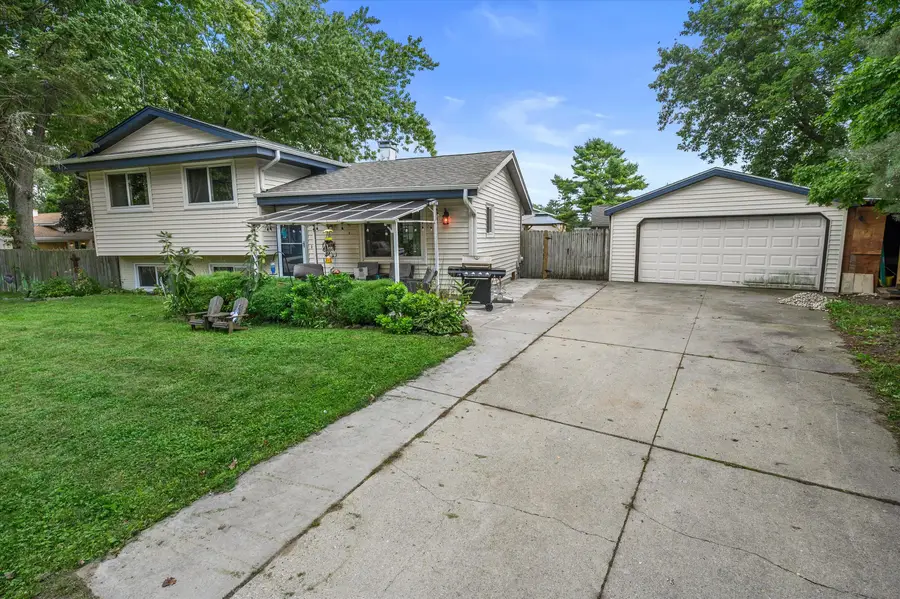 2645 Holly Grove Ct, Caledonia, WI 53402 - #2
