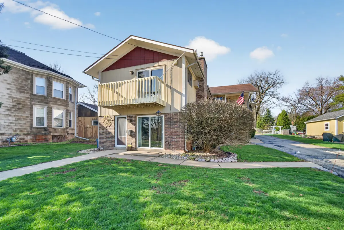 445 W Chestnut St, Burlington, WI 53105 - #1