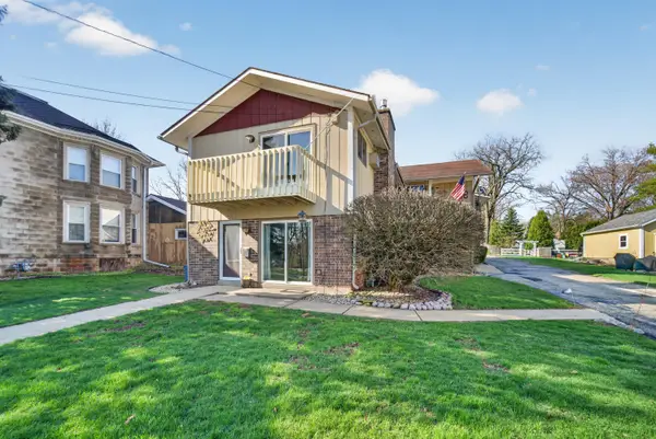 445 W Chestnut St, Burlington, WI 53105