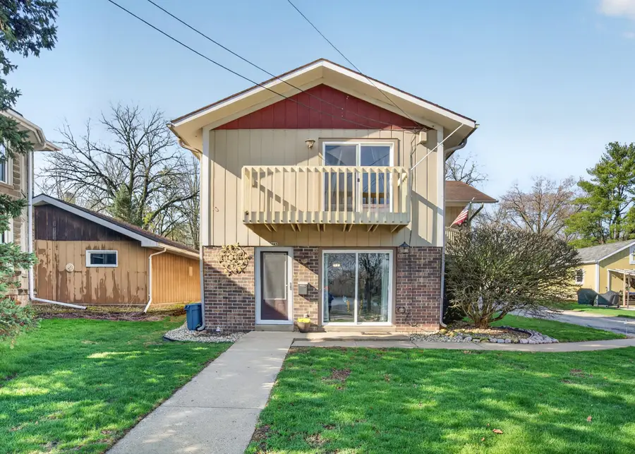 445 W Chestnut St, Burlington, WI 53105 - #2