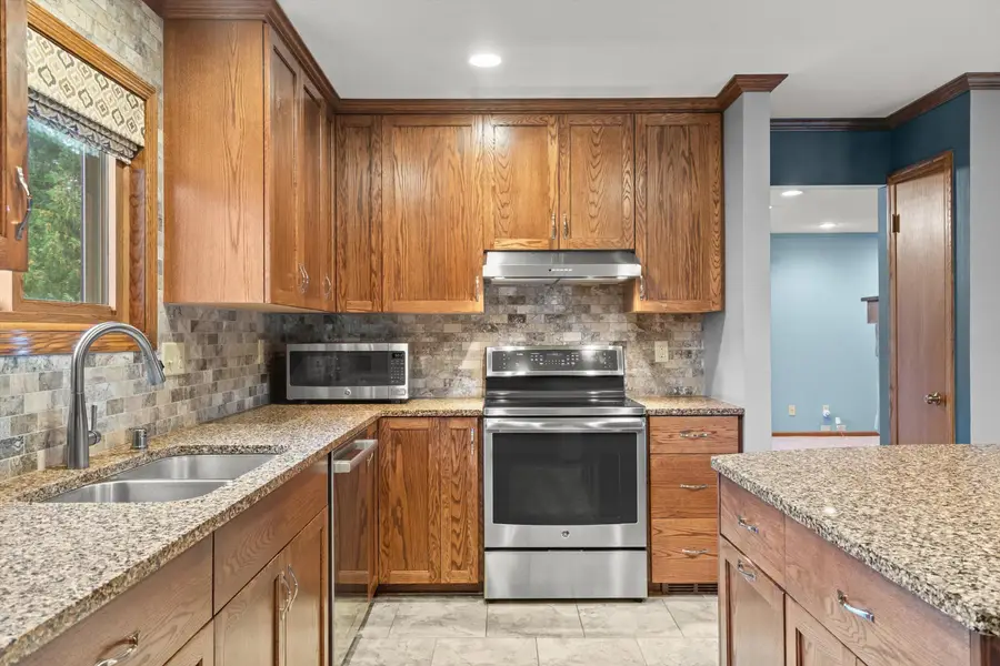 W156N10640 Cobbler Ln, Germantown, WI 53022 - #2