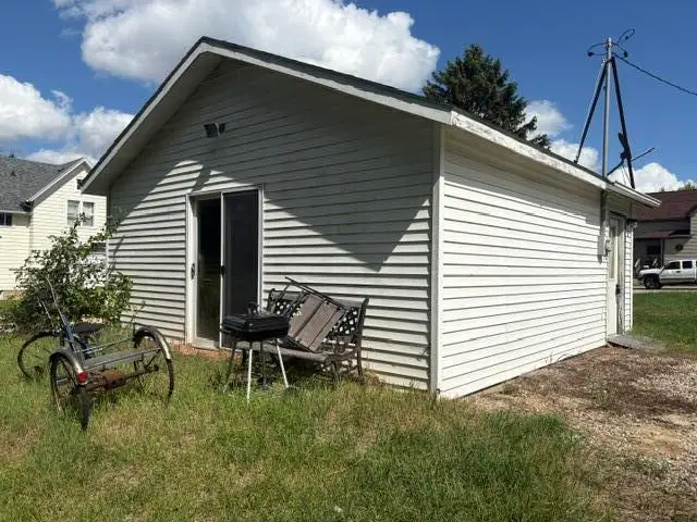 126 S Nebraska St, Horicon, WI 53032 - #1