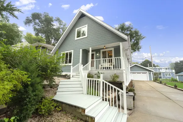 250 N 115th St, Wauwatosa, WI 53226
