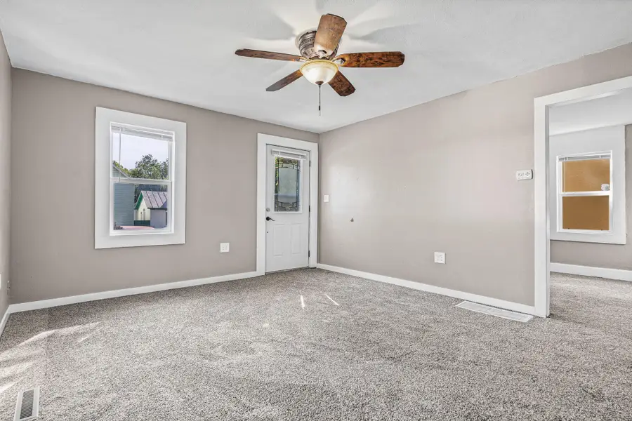421 Caledonia St, La Crosse, WI 54603 - #3