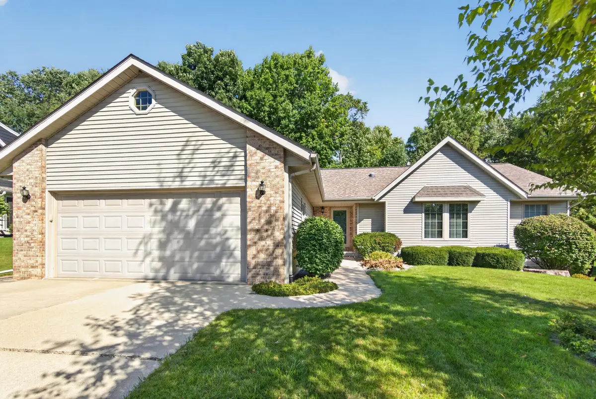 808 Schloemer Dr, West Bend, WI 53095 - #1