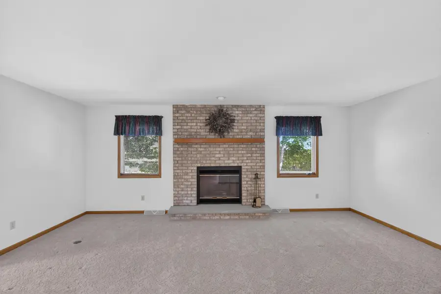 808 Schloemer Dr, West Bend, WI 53095 - #3