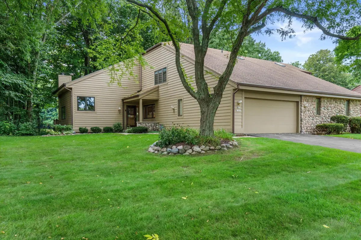 N80W13423 River Park Dr, Menomonee Falls, WI 53051 - #1