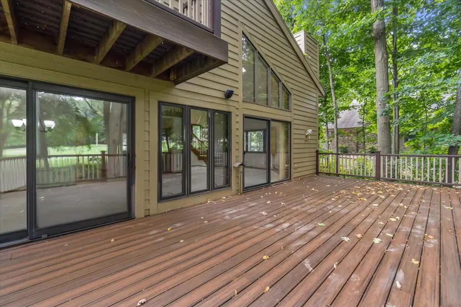 N80W13423 River Park Dr, Menomonee Falls, WI 53051 - #2