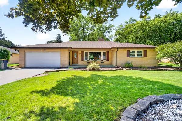 3523 W Pelican Ln, Brown Deer, WI 53209