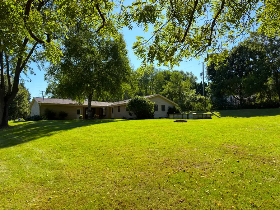 W240N4035 Swan Rd, Pewaukee, WI 53072 - #3