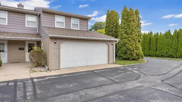 3520 Highcliff Cir, Sheboygan, WI 53083