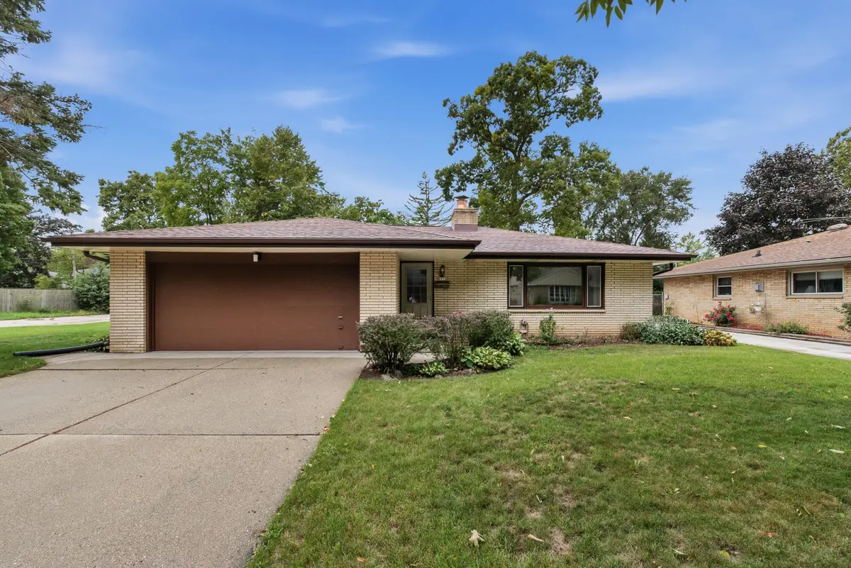 4973 S 19th St, Milwaukee, WI 53221 - #1