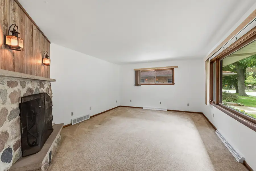 4973 S 19th St, Milwaukee, WI 53221 - #3