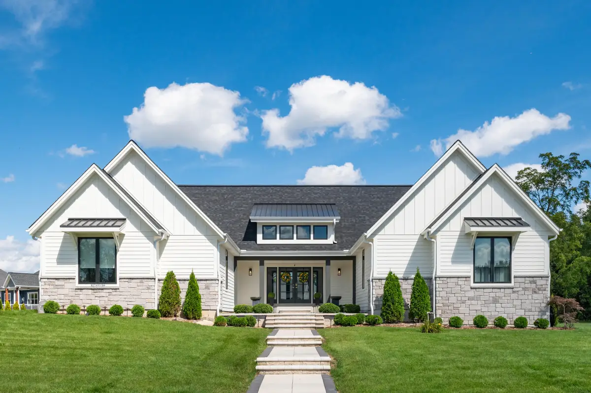 S3754W274 Legend Clubs Ct, Waukesha, WI 53189 - #1