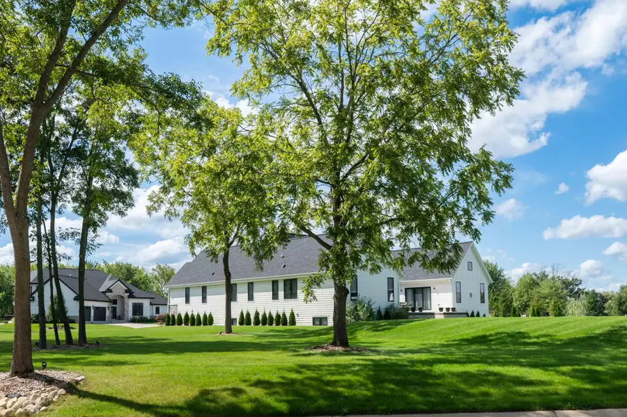 S3754W274 Legend Clubs Ct, Waukesha, WI 53189 - #2