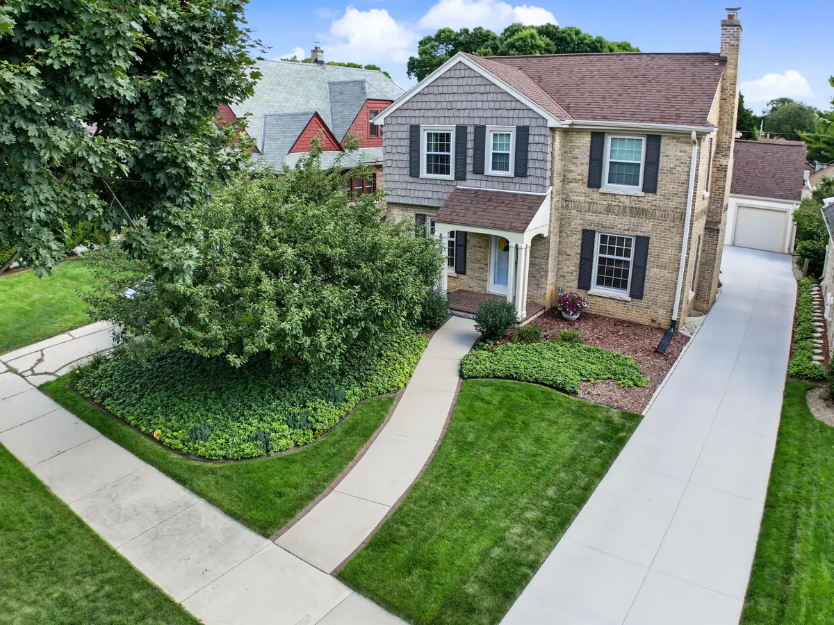2520 Lefeber Ave, Wauwatosa, WI 53213 - #1
