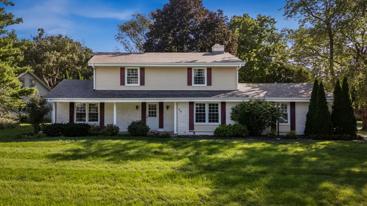 983 Chesterton Ct, Oconomowoc, WI 53066 - #1