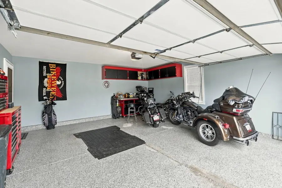 609 Park Dr, Waterford, WI 53185 - #3