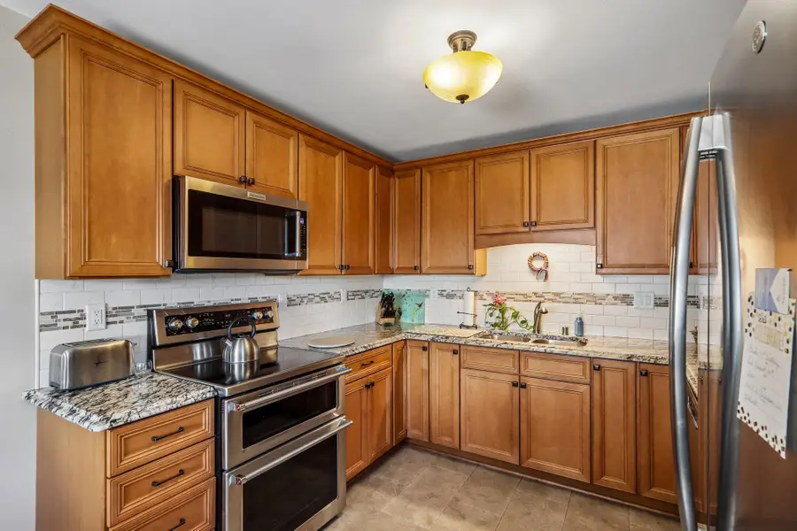 5619 S Illinois Ave, Cudahy, WI 53110 - #3