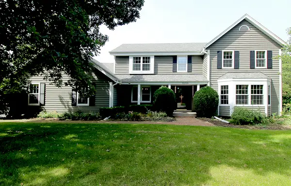 10205 N Kenilworth Cir, Mequon, WI 53092