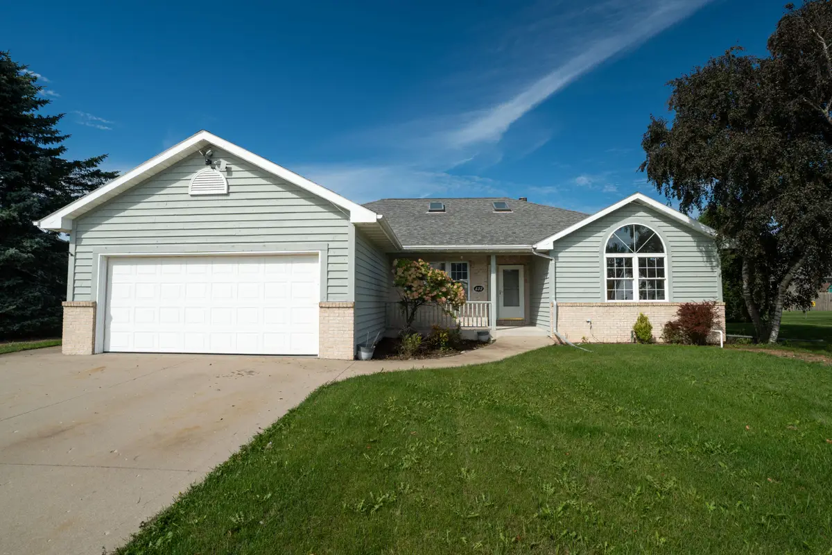 432 Hickory St, Belgium, WI 53004 - #1