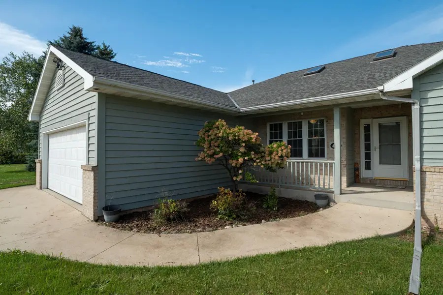 432 Hickory St, Belgium, WI 53004 - #2