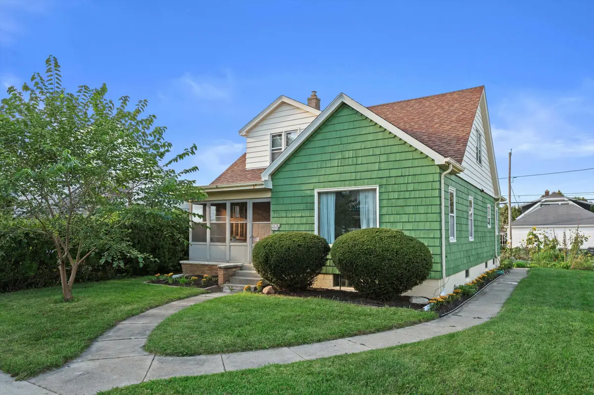 3876 E Morris Ave, Cudahy, WI 53110 - #1