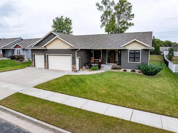 709 Deerwood St, Holmen, WI 54636