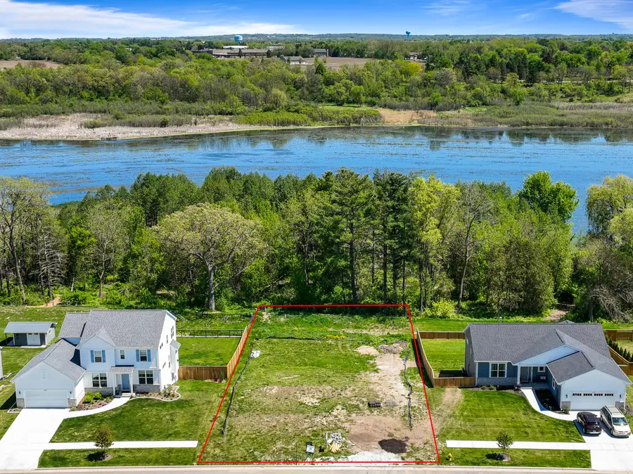 538 Arbor Ridge Dr, Delavan, WI 53115 - #3