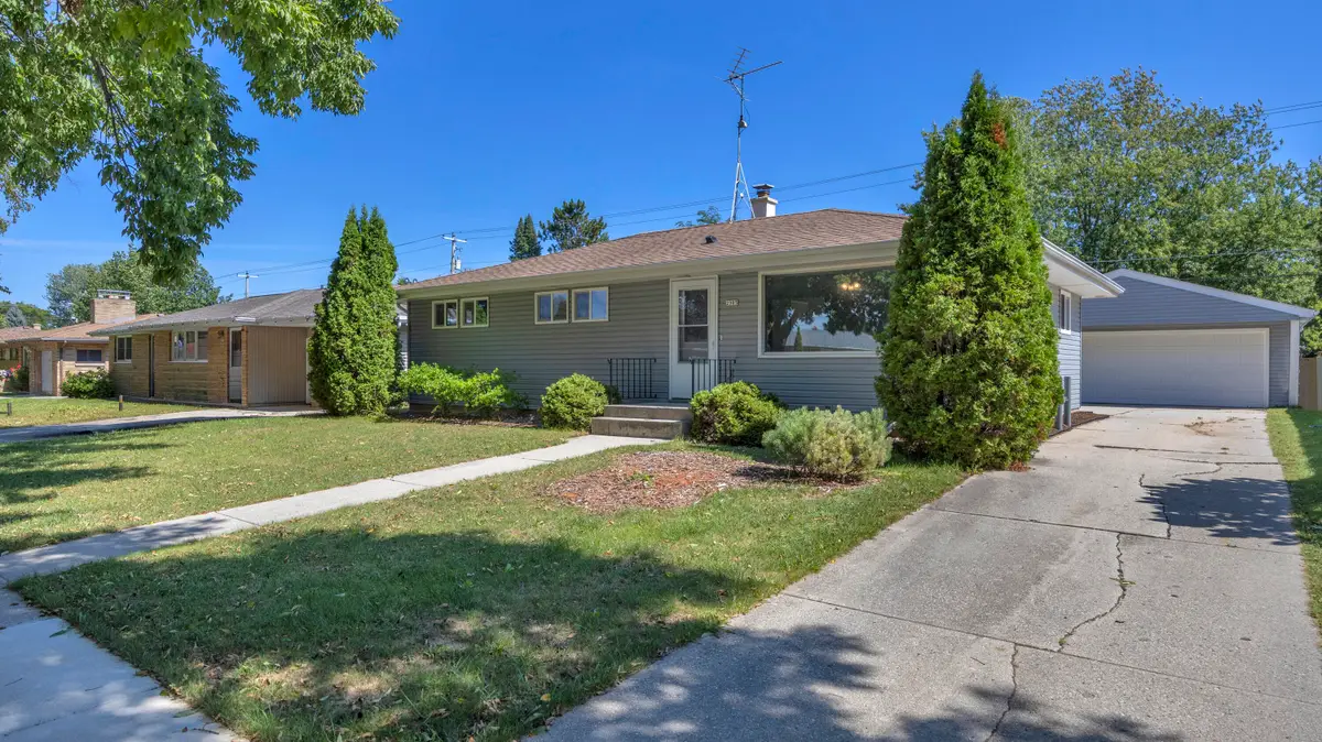 2905 S 18th St, Sheboygan, WI 53081 - #1