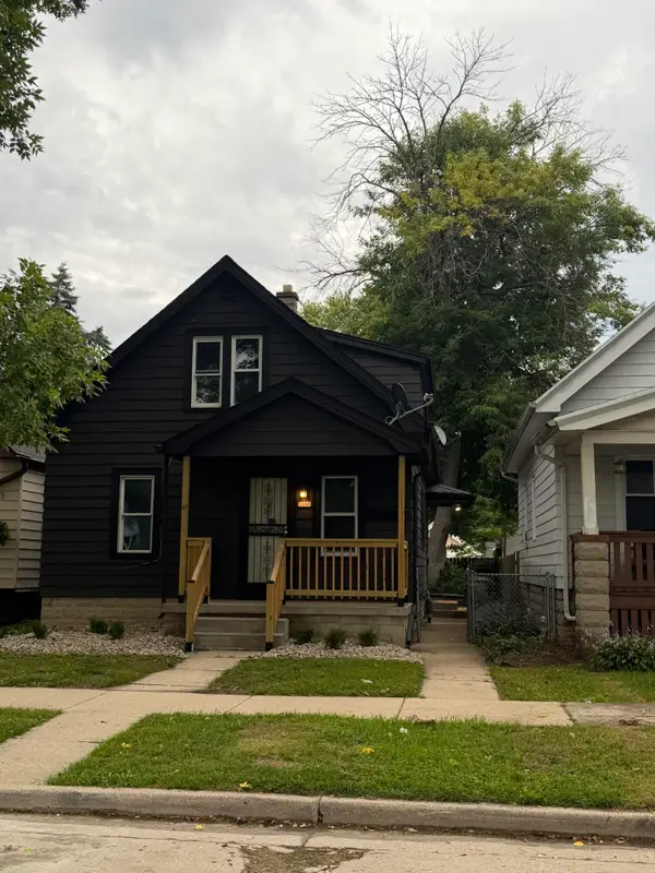 5368 N 39th St, Milwaukee, WI 53209