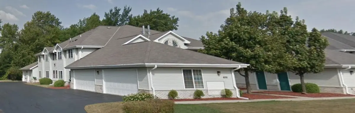 6205 S Creekside Dr, Cudahy, WI 53110 - #1