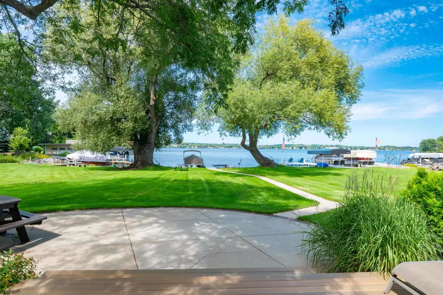 W277N2866 Oak St, Pewaukee, WI 53072 - #2
