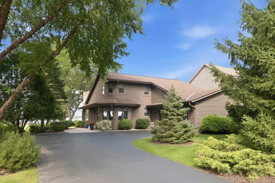 W277N2866 Oak St, Pewaukee, WI 53072 - #3
