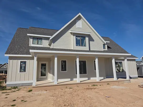 560 Meadow Cir E, Kohler, WI 53044